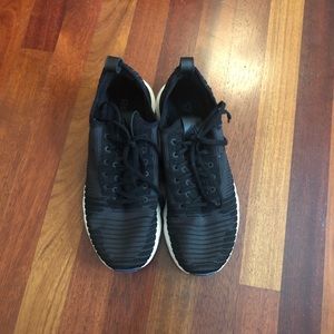 Black Reebok FL 6000 running shoes US men’s 9.5